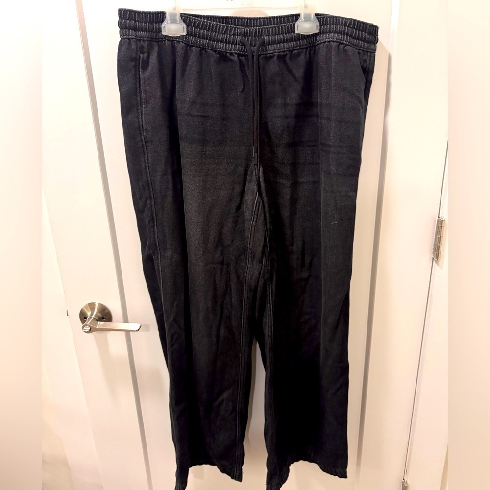 NWT H&M Black Pants with adjustable elastic waistband and ropes